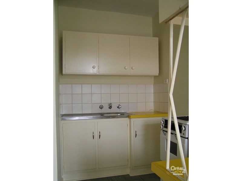 2/20 Loch Avenue, St Kilda East VIC 3183