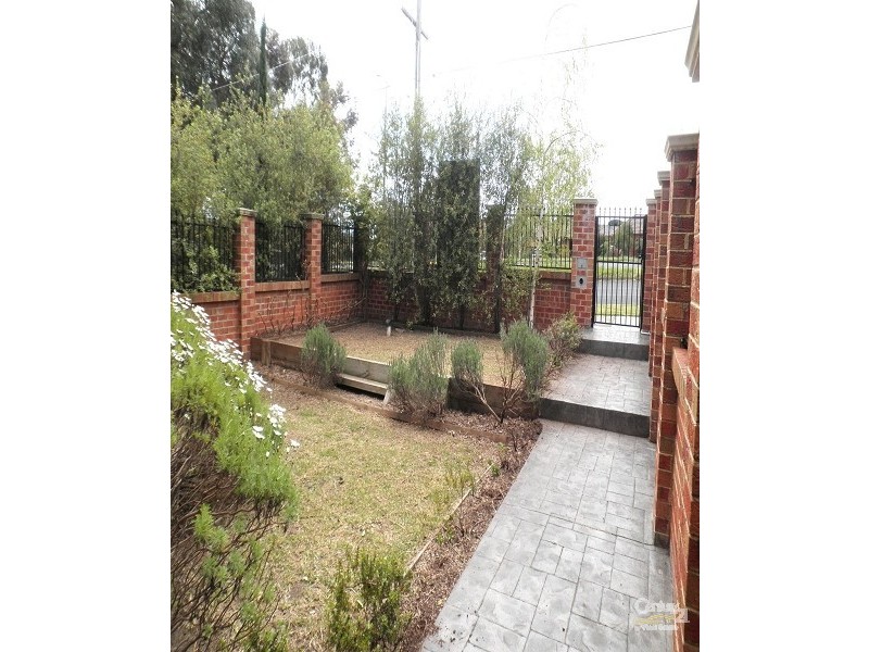 1/1270 Dandenong Road, Malvern East VIC 3145