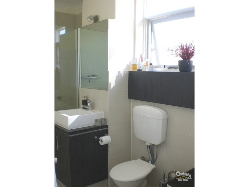 17/323 Beaconsfield Parade, St Kilda West VIC 3182