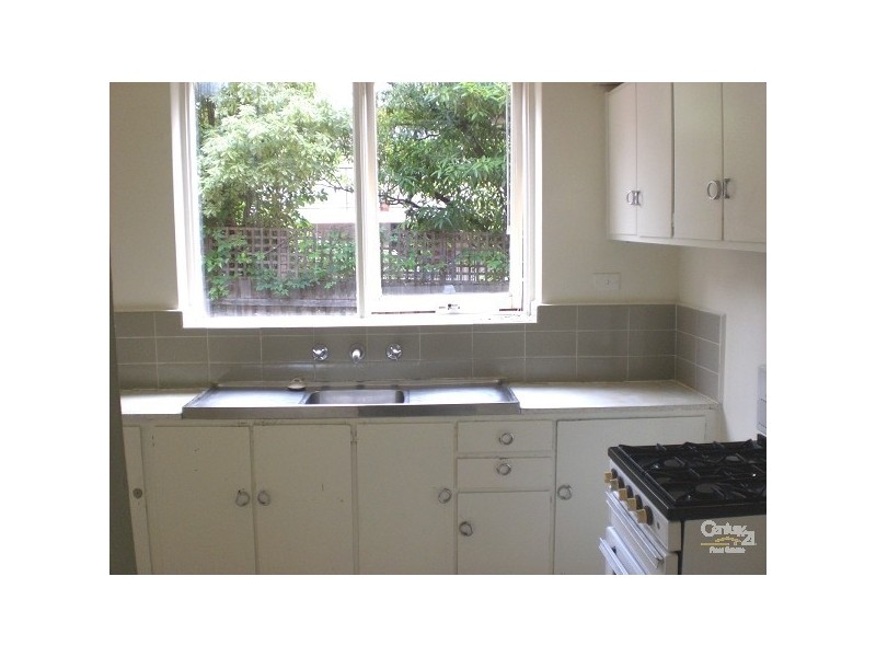 2/23 Bendigo Avenue, Elwood VIC 3184