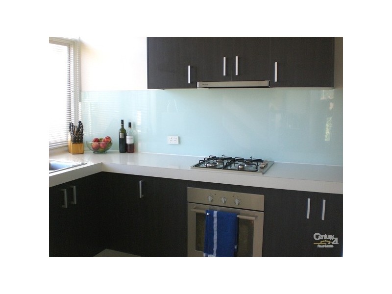 17/323 Beaconsfield Parade, St Kilda West VIC 3182