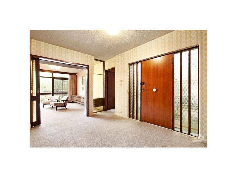 1/2 Melby Avenue, St Kilda East VIC 3183