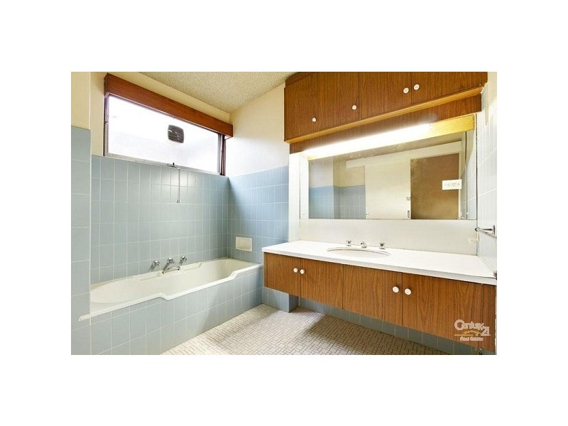 1/2 Melby Avenue, St Kilda East VIC 3183