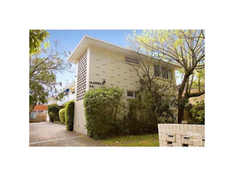 2/54 Narong Road, Caulfield North VIC 3161