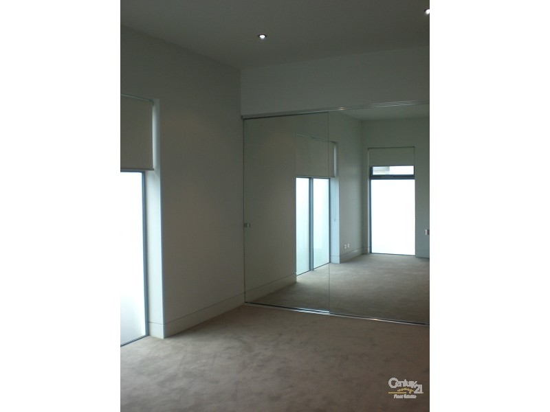 4/10 Marine Parade, St Kilda VIC 3182