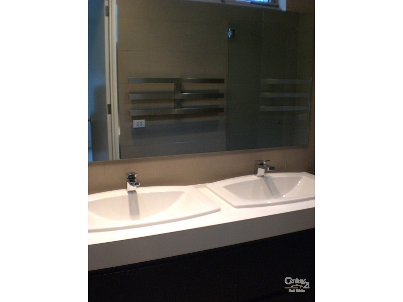 4/10 Marine Parade, St Kilda VIC 3182