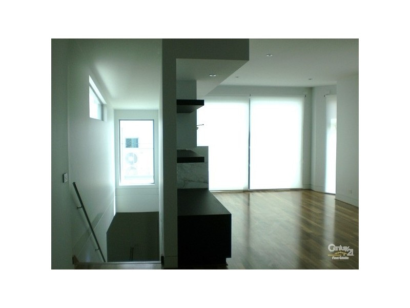 4/10 Marine Parade, St Kilda VIC 3182