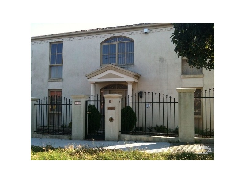 2B Flowers Street, Caulfield South VIC 3162