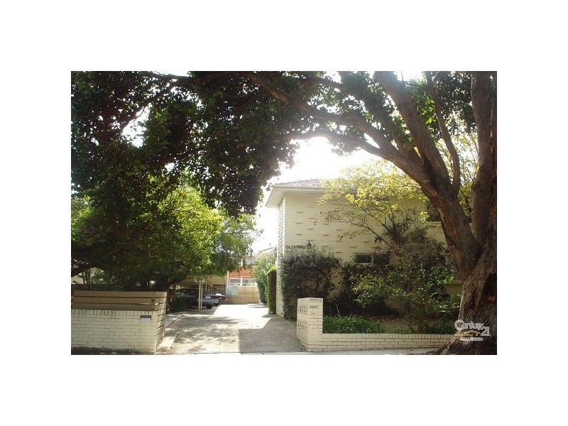 2/54 Narong Road, Caulfield North VIC 3161