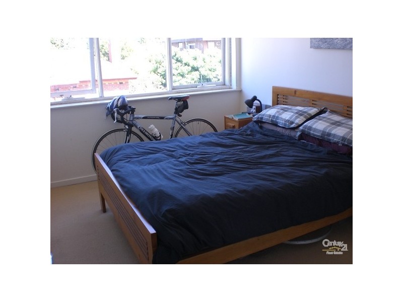 12/2 Wando Grove, St Kilda East VIC 3183