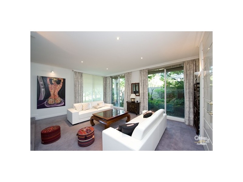 20 Langdon Road, Caulfield North VIC 3161