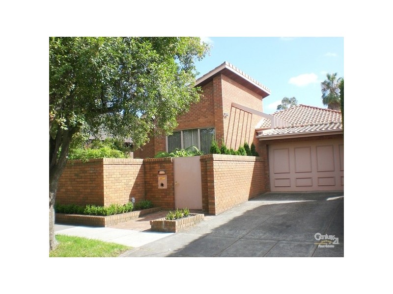 33 Talbot Ave, St Kilda East VIC 3183