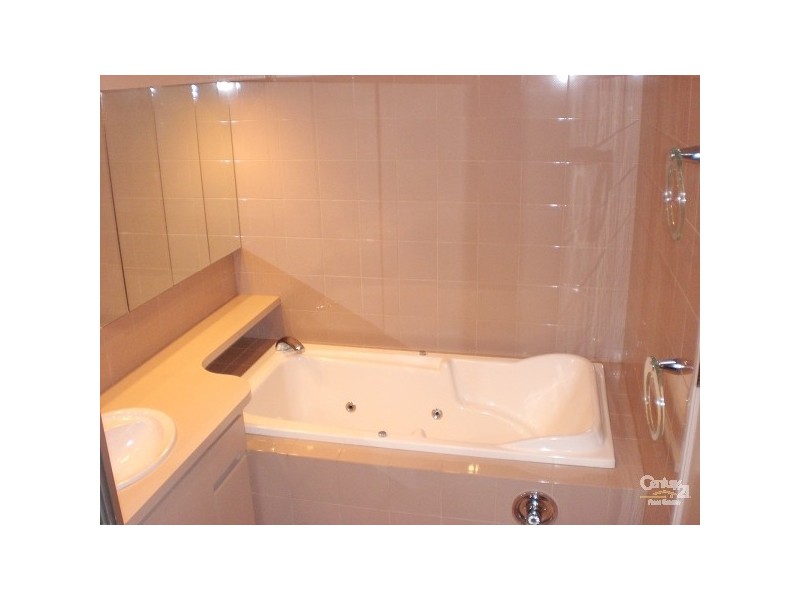 33 Talbot Ave, St Kilda East VIC 3183