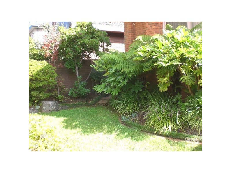 33 Talbot Ave, St Kilda East VIC 3183