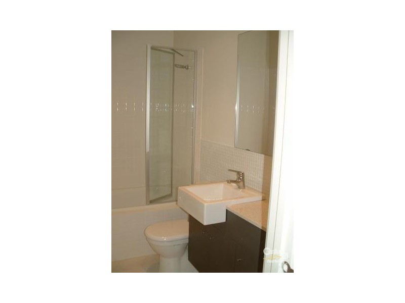 2/2A Shirley Grove, St Kilda East VIC 3183