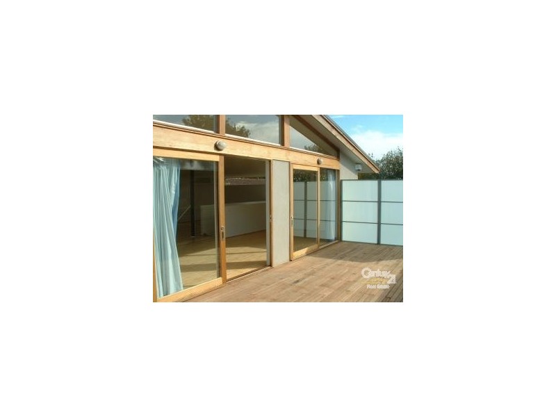 2/2A Shirley Grove, St Kilda East VIC 3183