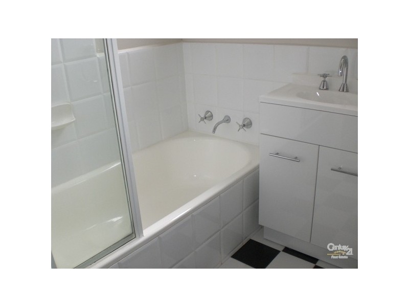 6/11 Poplar Grove, Carnegie VIC 3163