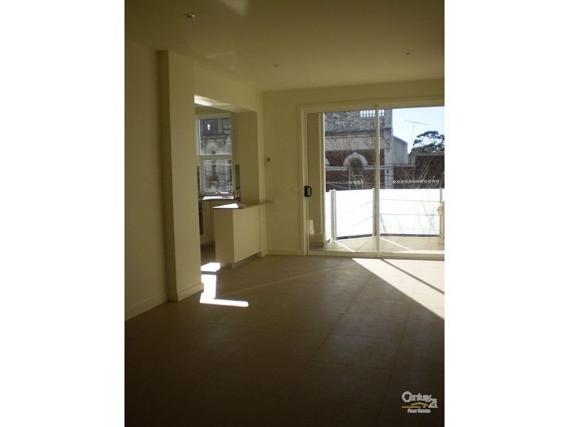 1/30 Woodstock Street, St Kilda East VIC 3183