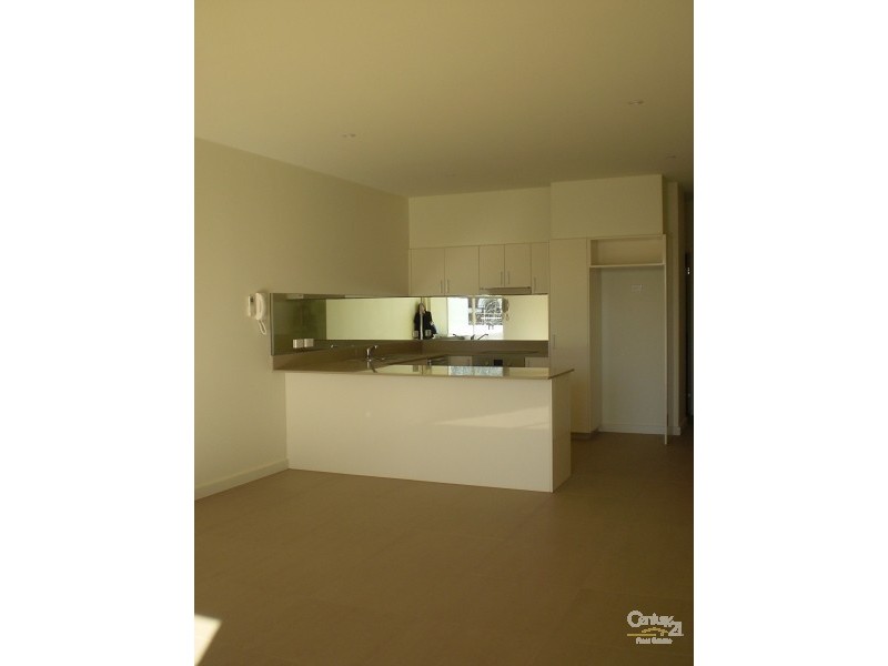 1/30 Woodstock Street, St Kilda East VIC 3183