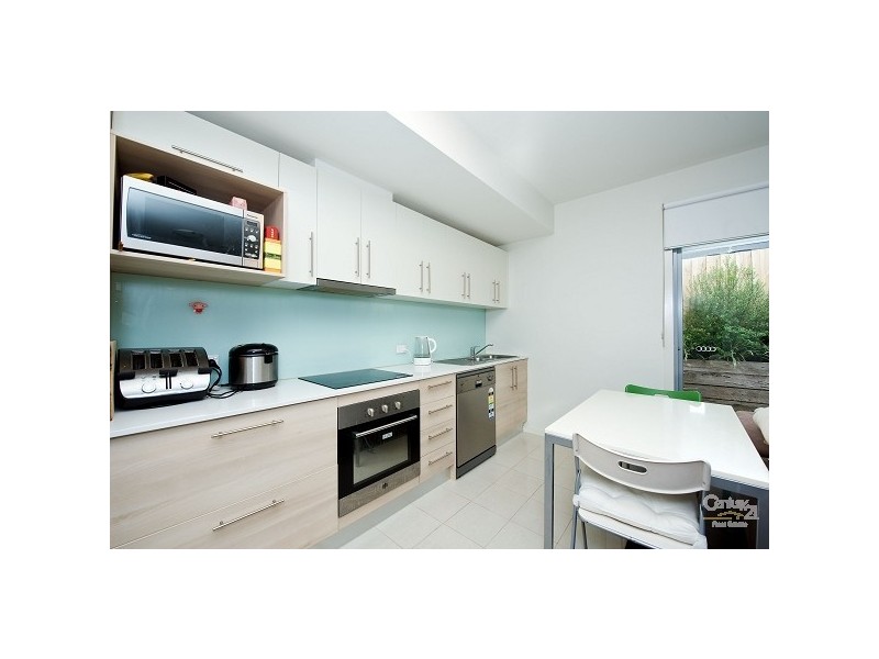 8/30 Lillimur Road, Ormond VIC 3204