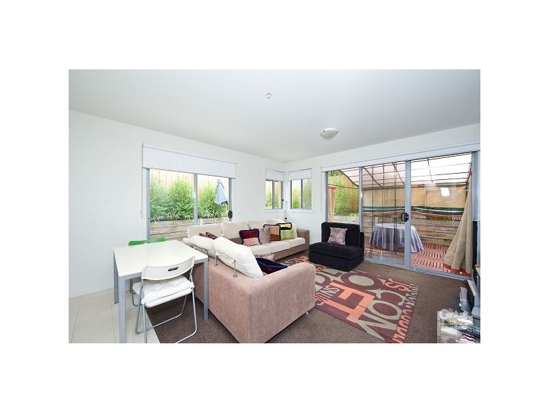 8/30 Lillimur Road, Ormond VIC 3204