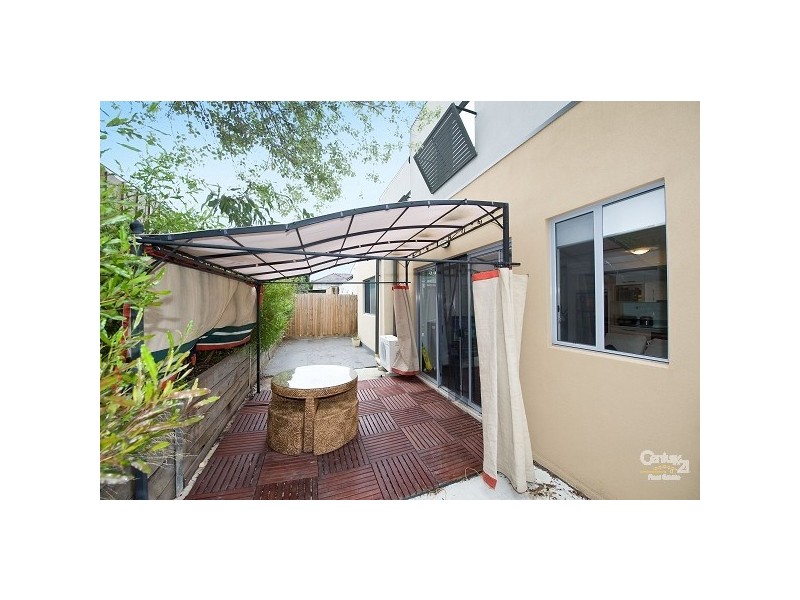 8/30 Lillimur Road, Ormond VIC 3204