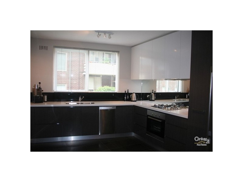 11/1 The Esplanade, St Kilda VIC 3182