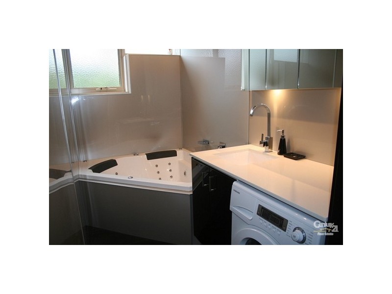 11/1 The Esplanade, St Kilda VIC 3182