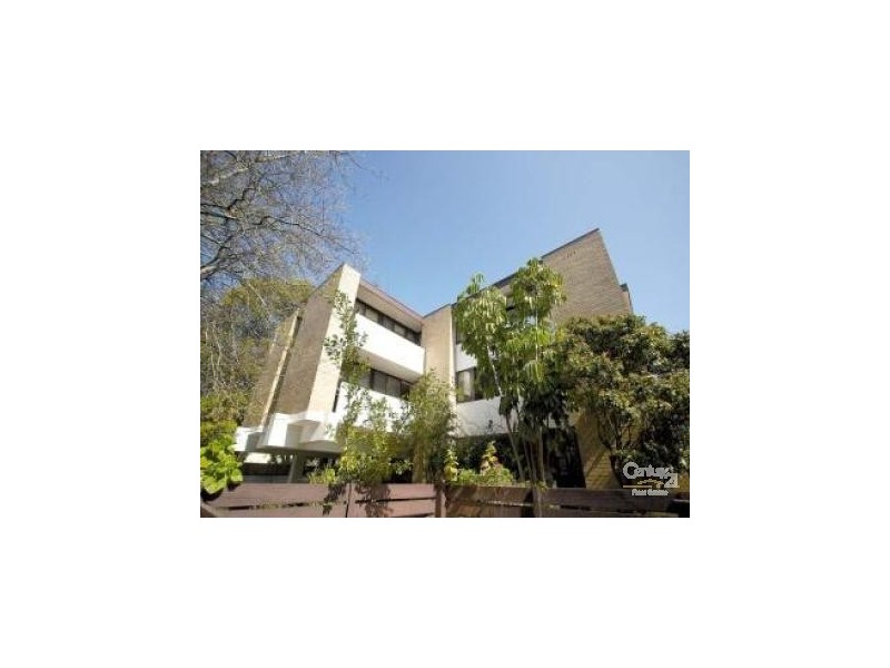 2/43 Park Street, St Kilda West VIC 3182