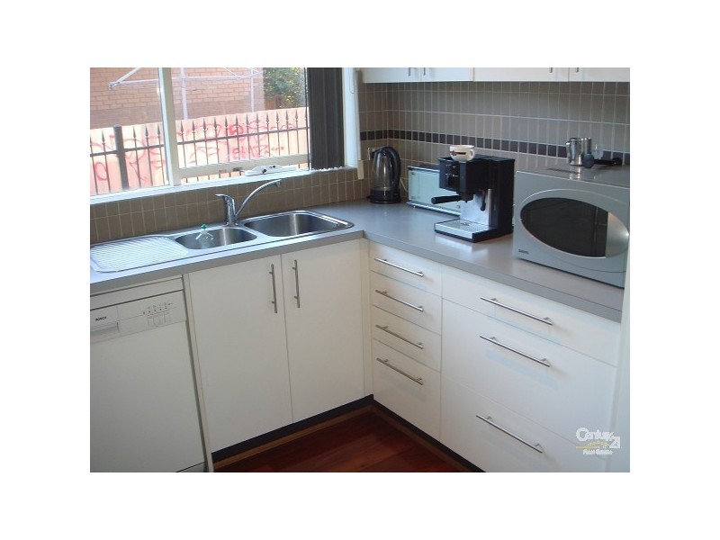 2/3 Browning Street, Elwood VIC 3184