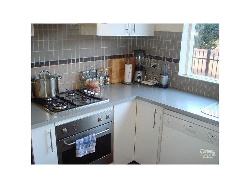 2/3 Browning Street, Elwood VIC 3184