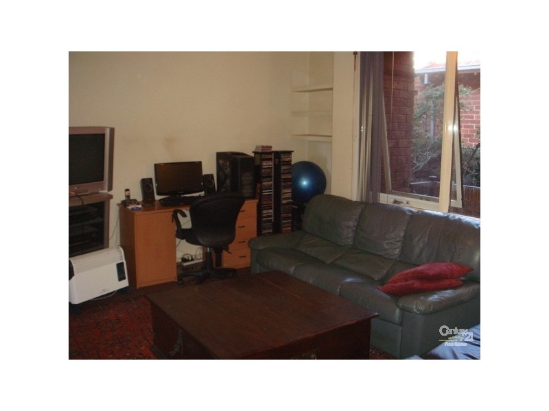 2/3 Browning Street, Elwood VIC 3184