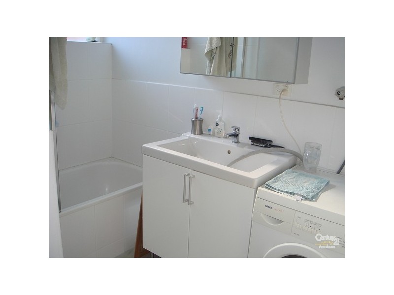 2/3 Browning Street, Elwood VIC 3184