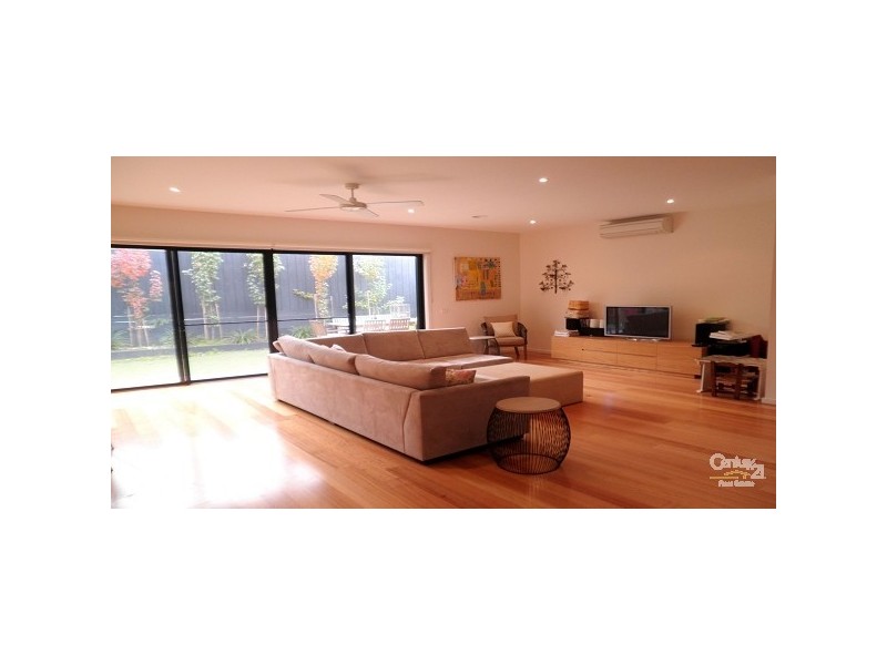 8 Octavius Avenue, Caulfield North VIC 3161