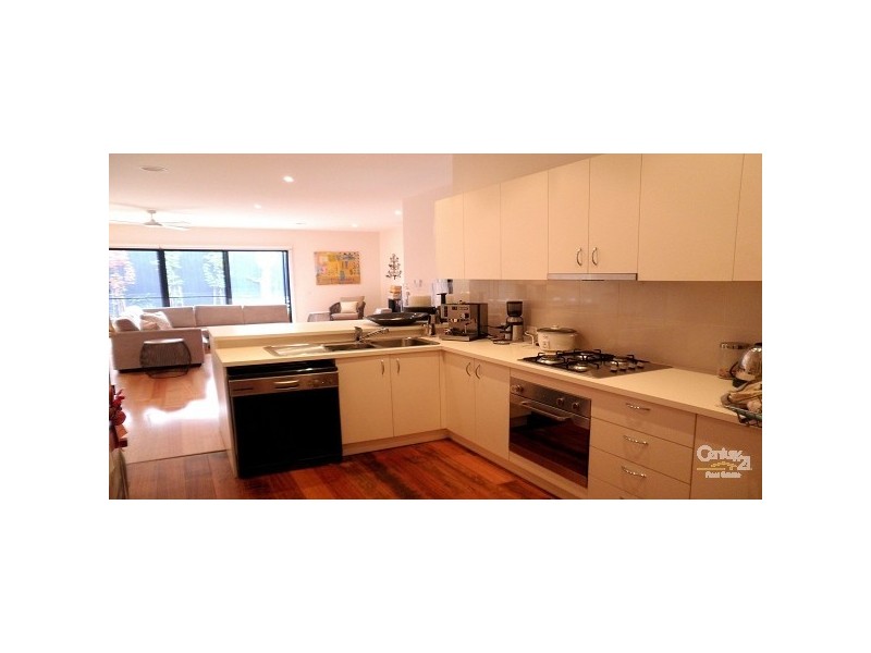 8 Octavius Avenue, Caulfield North VIC 3161