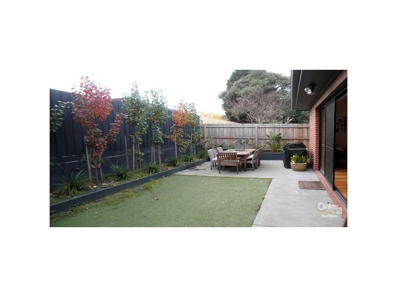 8 Octavius Avenue, Caulfield North VIC 3161