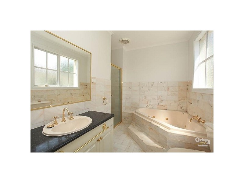 2/206 Orrong Road, Caulfield North VIC 3161