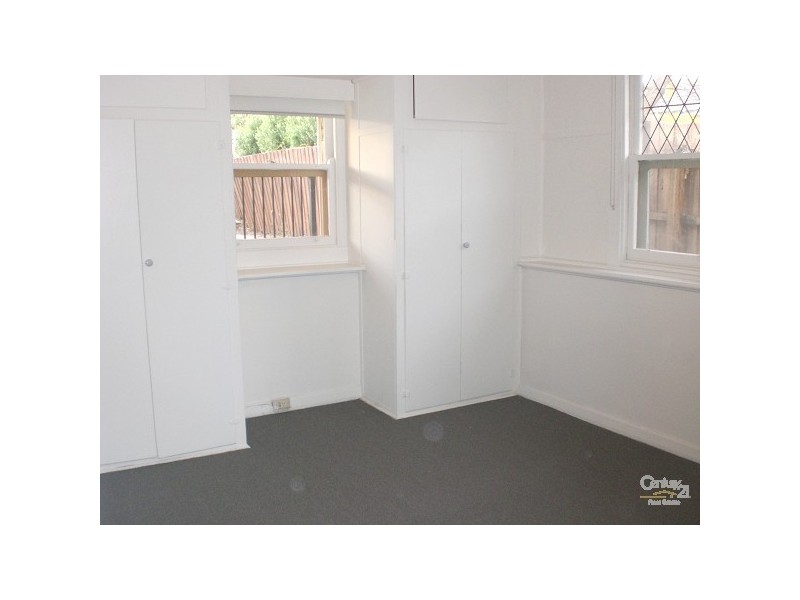 6 Wavenhoe Grove, St Kilda East VIC 3183