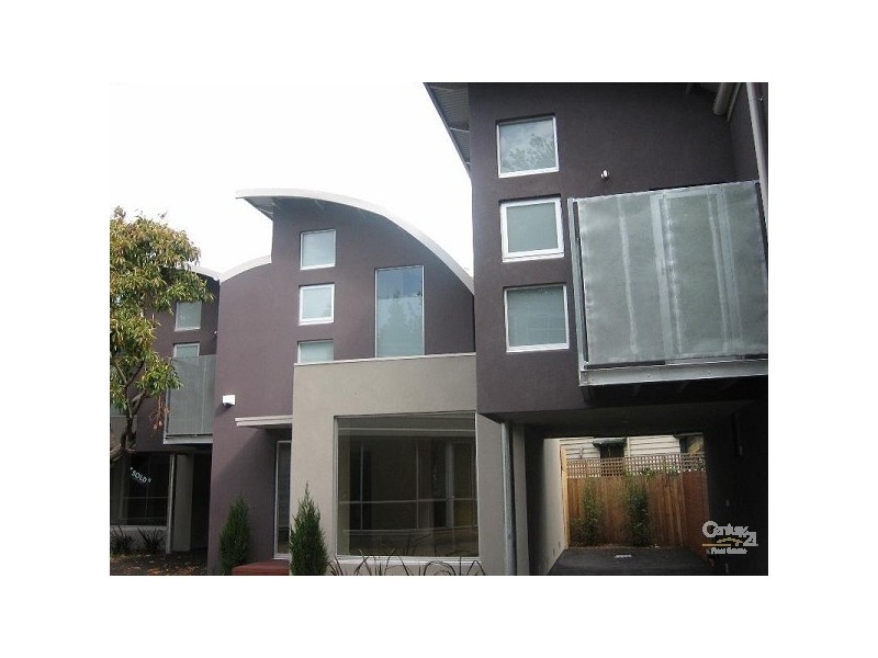 3/246 Barkly Street, St Kilda VIC 3182