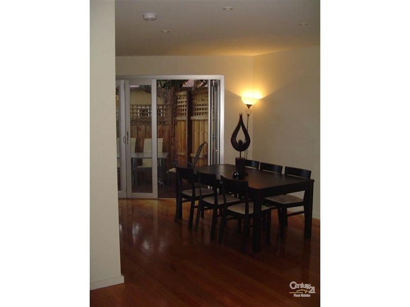 3/246 Barkly Street, St Kilda VIC 3182