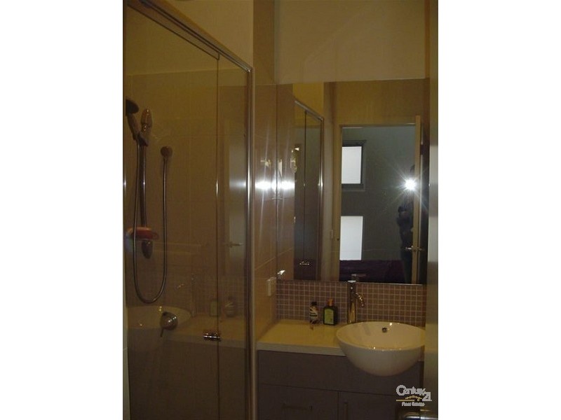 3/246 Barkly Street, St Kilda VIC 3182