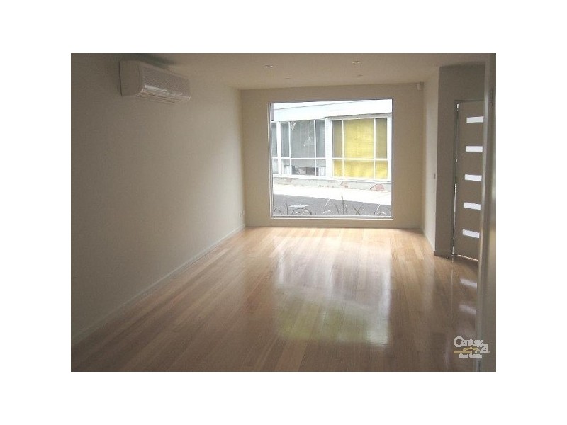 3/246 Barkly Street, St Kilda VIC 3182