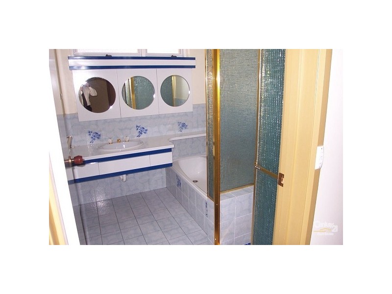 2/20 Sylverley Gve, Caulfield VIC 3162