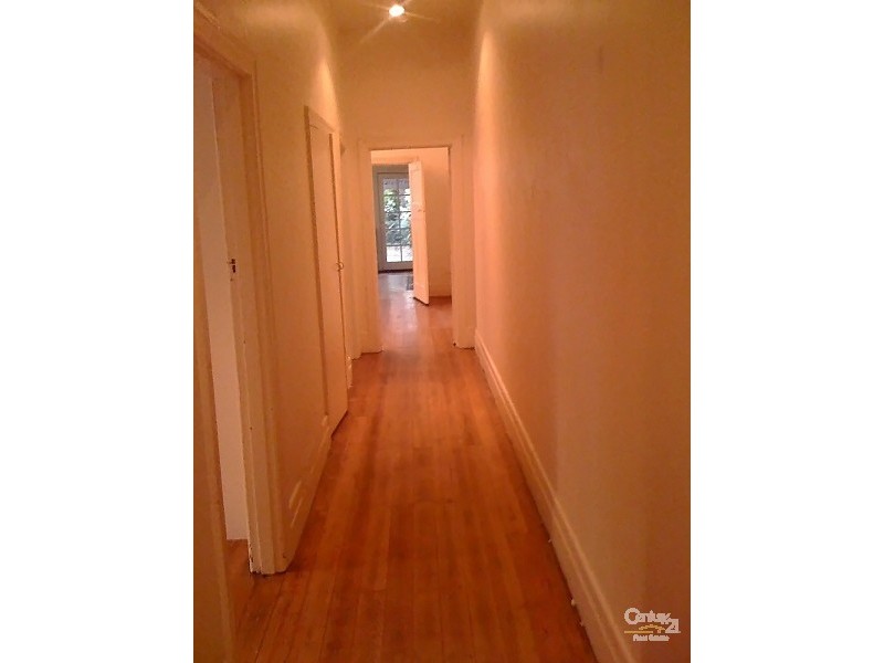 16 Hawsleigh Avenue, St Kilda East VIC 3183