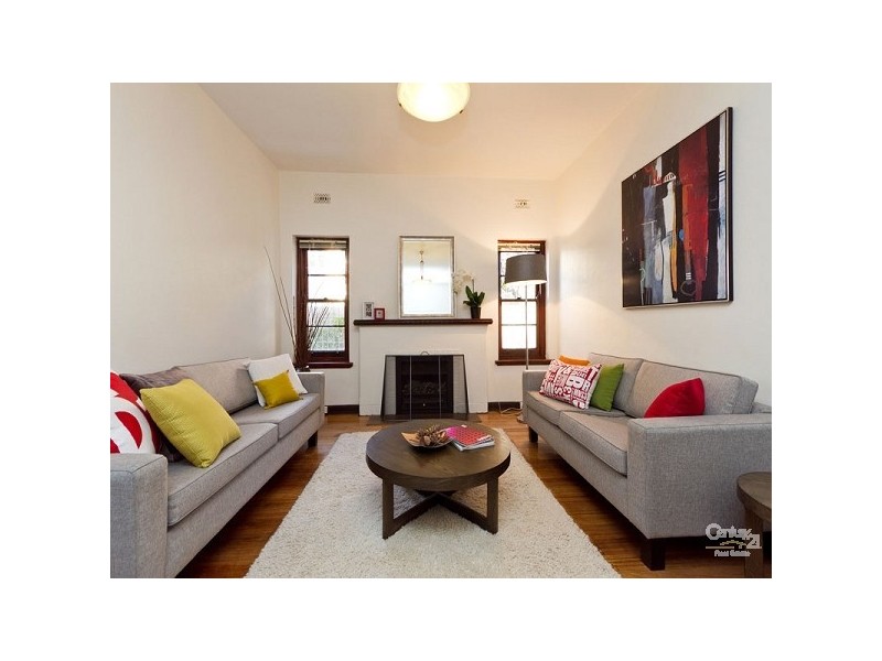 1/2 Hammerdale Avenue, St Kilda East VIC 3183