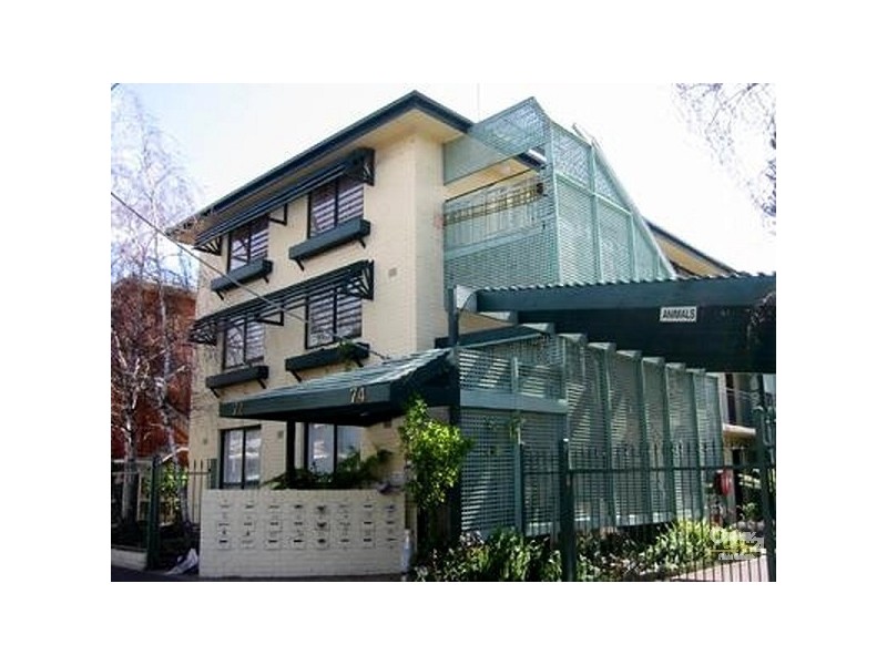 23/74 Carlisle Street, St Kilda VIC 3182