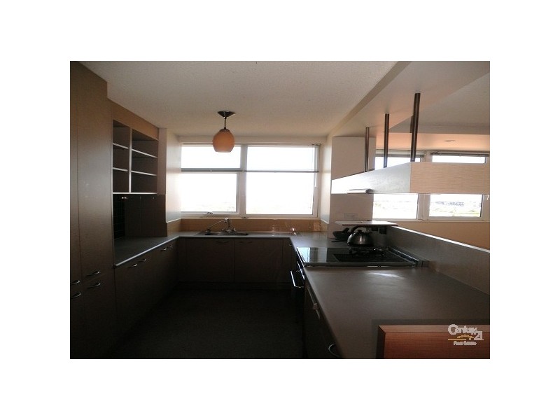 6E/12 Marine Parade, St Kilda VIC 3182