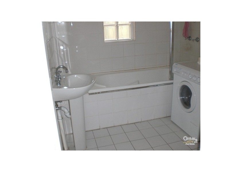 1/30 Marine Parade, St Kilda VIC 3182