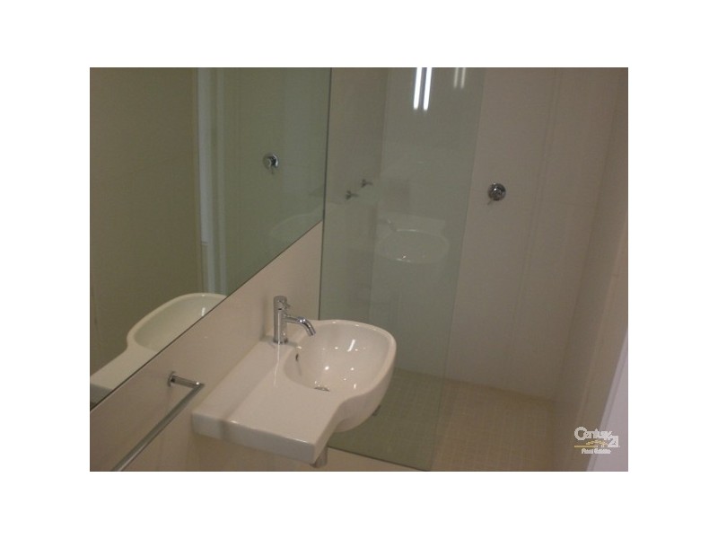 206/35 Ormond Road, Elwood VIC 3184