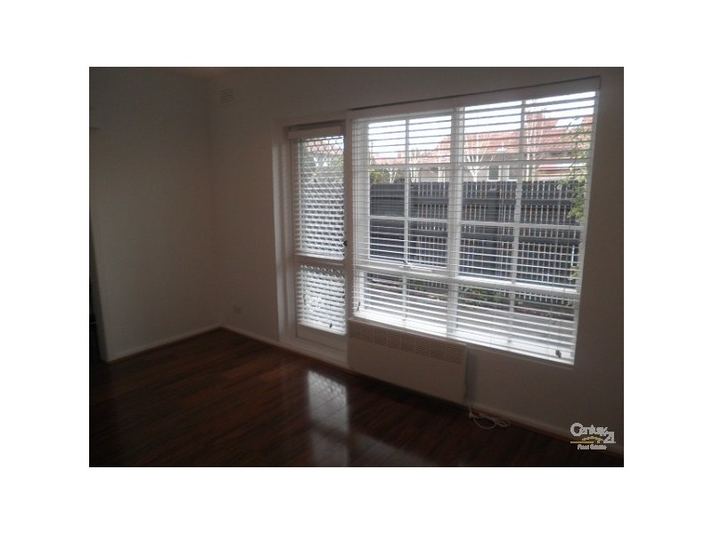 2/27 Sycamore Grove, St Kilda East VIC 3183